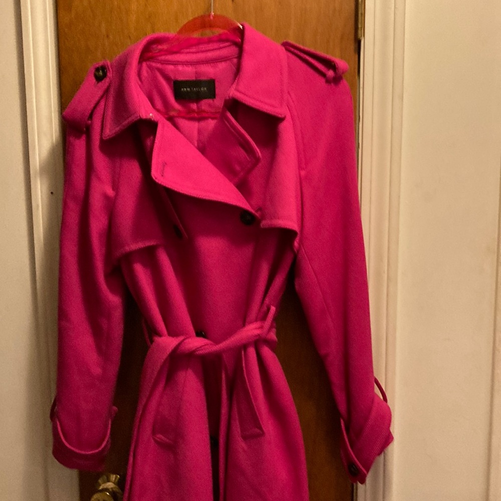 Ann Taylor bright pink trench coat.  Like new.  Size small. Machine washable.